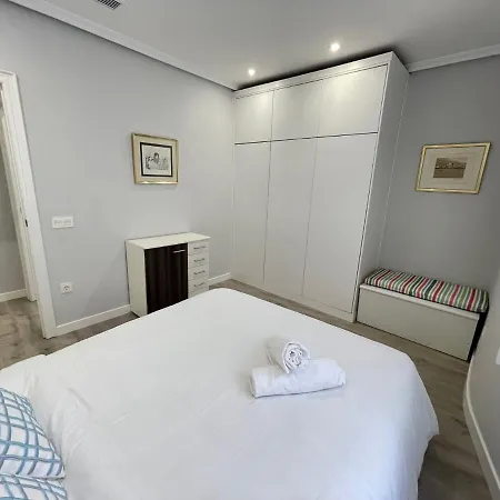 Apartamento Brocense Centro 2 *